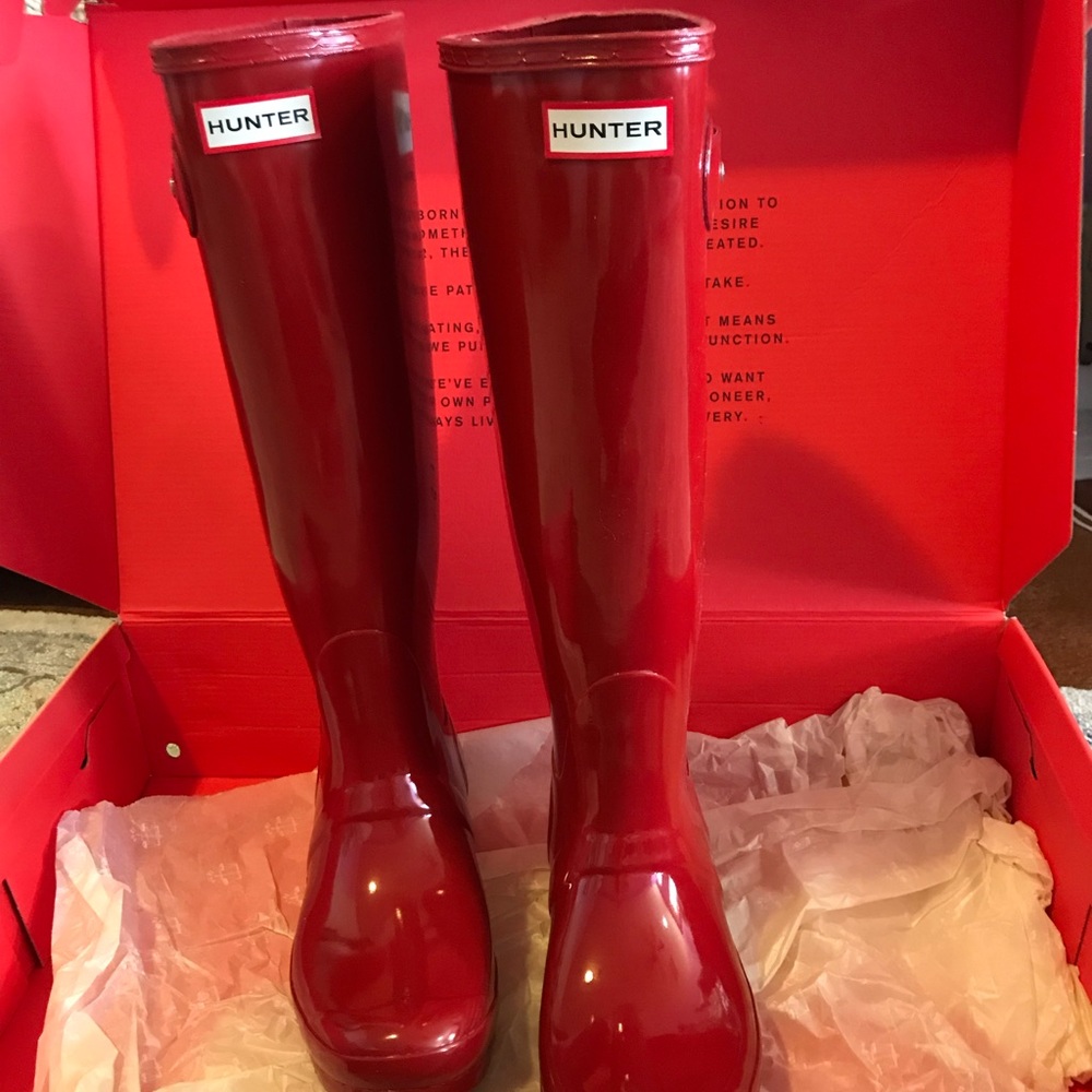 HUNTER original tall gloss boots (red) size 8
